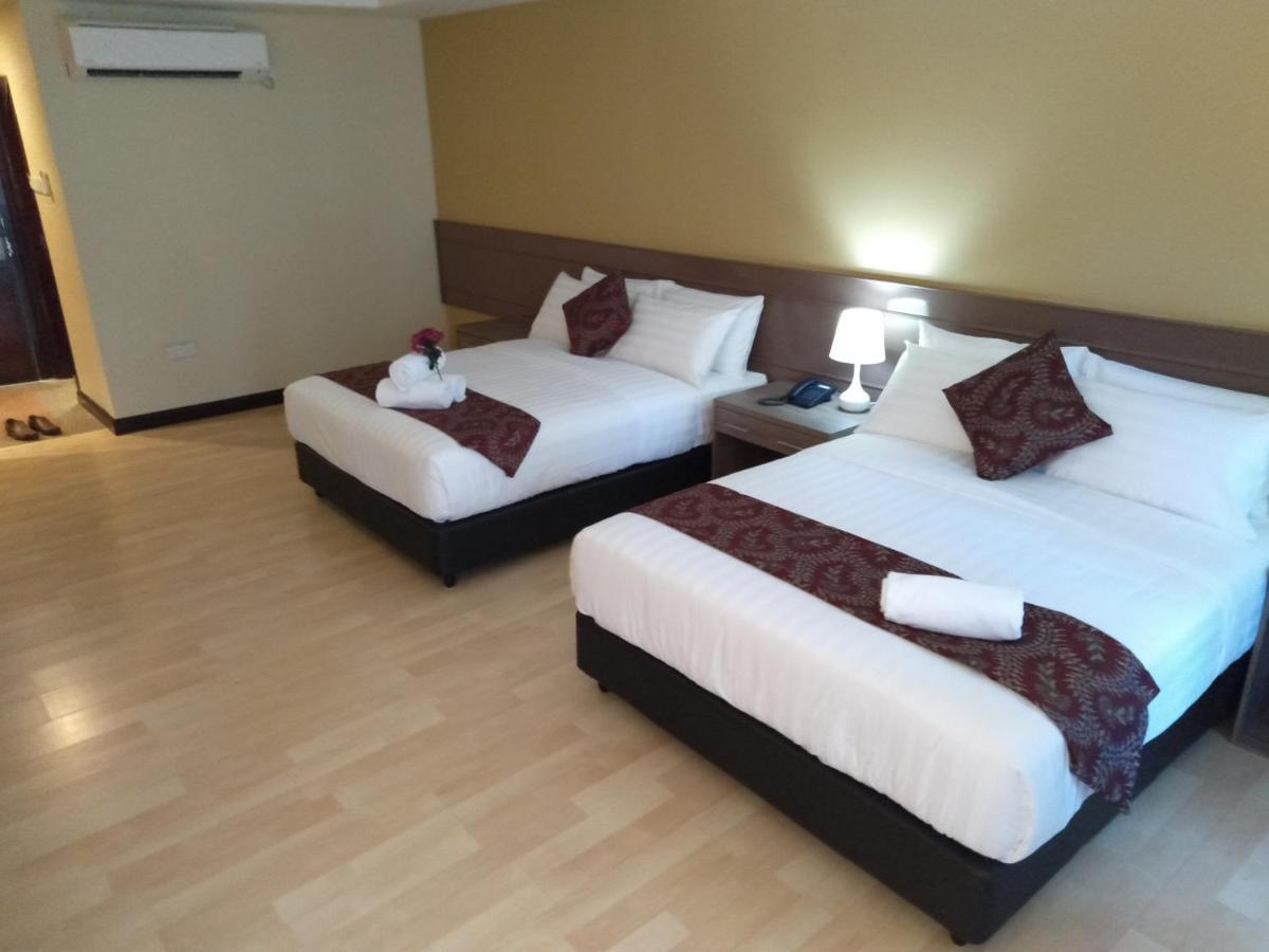 Temu Primula Hotel Kampong Seberang Timor Exterior photo